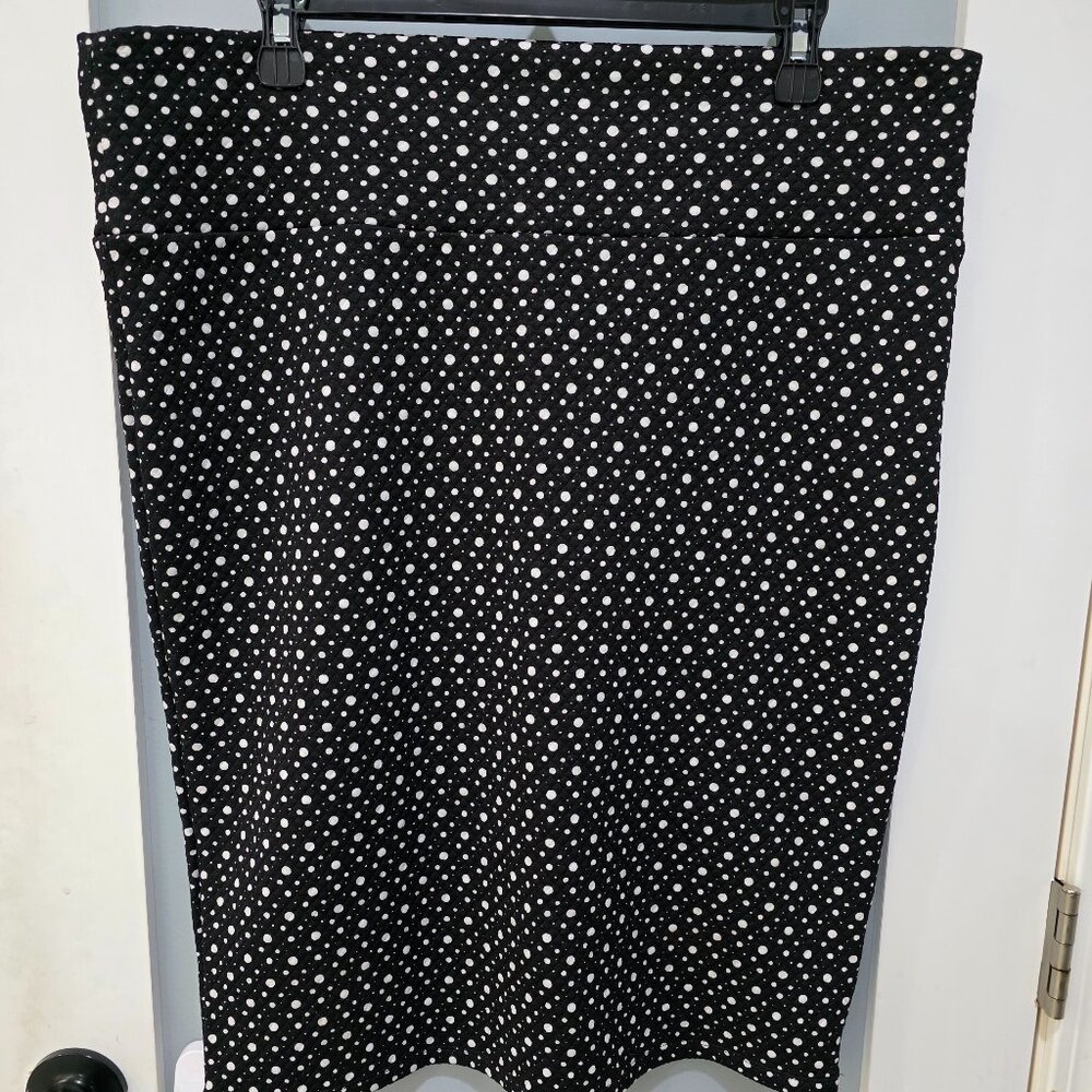 uLaRoe Cassie Pencil Skirt Size XL Black White Polka Dot Thick Fabric Work Retro - Picture 1 of 6